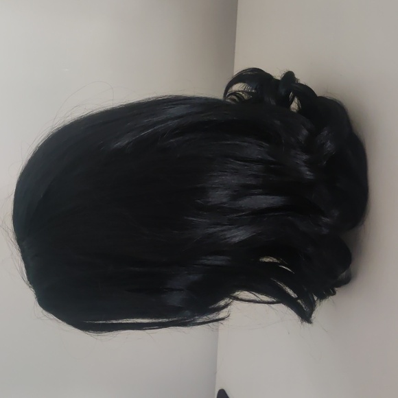 Linda Belcher from Bob's Burgers Red Glasses and Black Wig for Halloween Cosplay - Picture 3 of 6